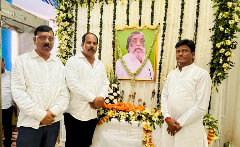 नेमरा पहुंचे बड़कागांव और सदर विधायक, गुरु जी को दी श्रद्धांजलि